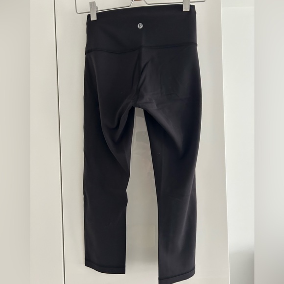 Black lululemon leggings size 6 - Picture 2 of 3